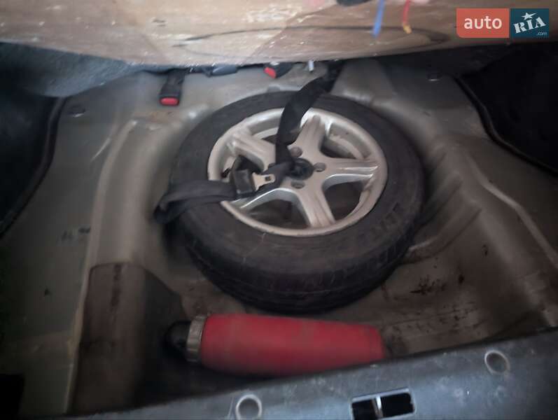 Седан Daewoo Lanos 2003 в Киеве