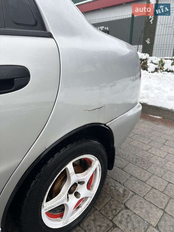 Седан Daewoo Lanos 2005 в Львове