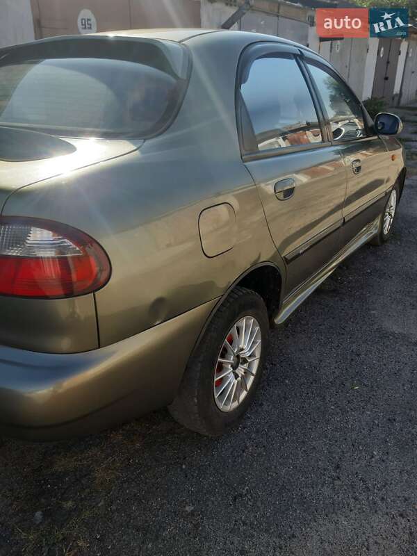 Седан Daewoo Lanos 2004 в Днепре