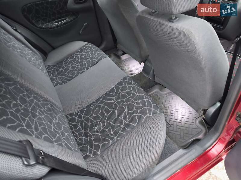 Хэтчбек Daewoo Lanos 2003 в Александрие