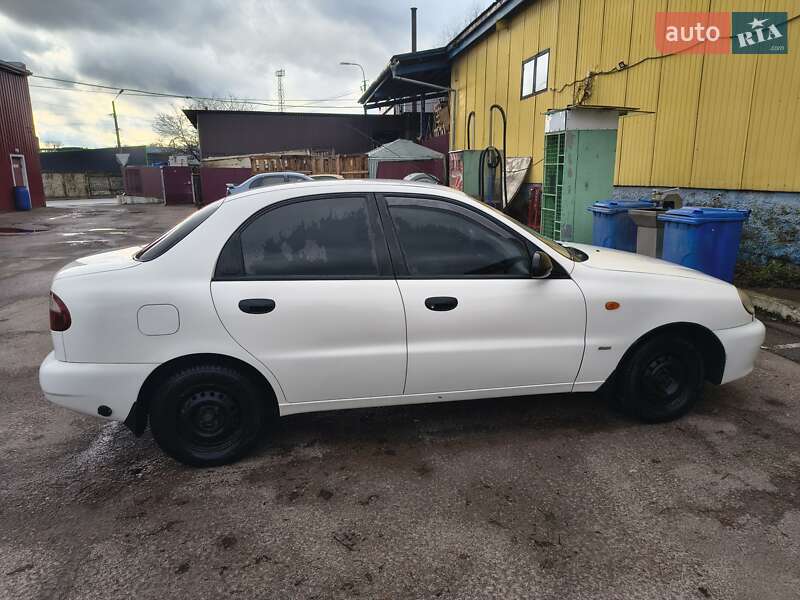 Седан Daewoo Lanos 2004 в Чернигове
