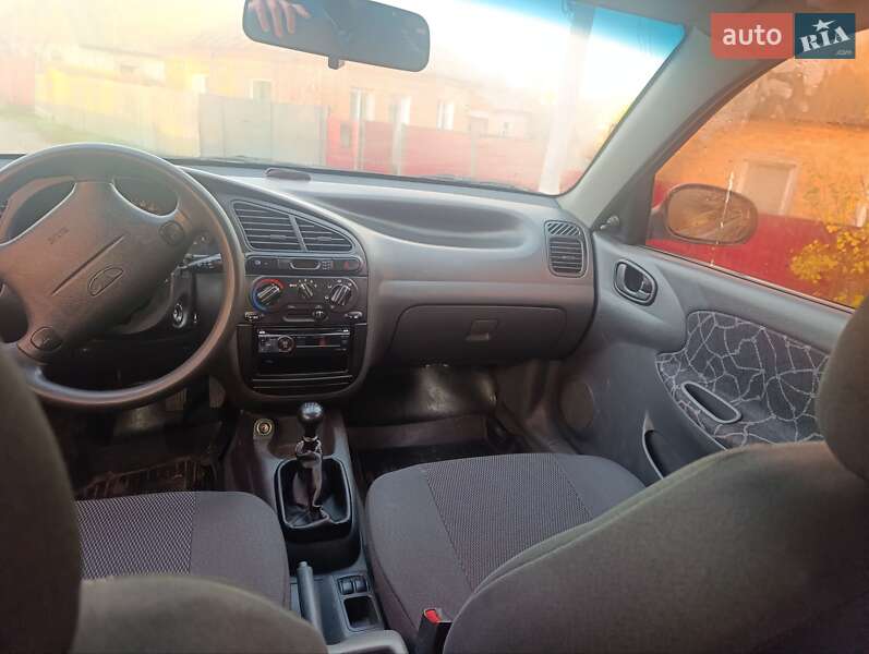 Седан Daewoo Lanos 2002 в Краснограде фото 11 Седан Daewoo Lanos 2002 в Краснограде