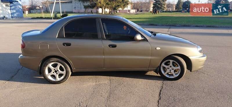 Седан Daewoo Lanos 2002 в Днепре