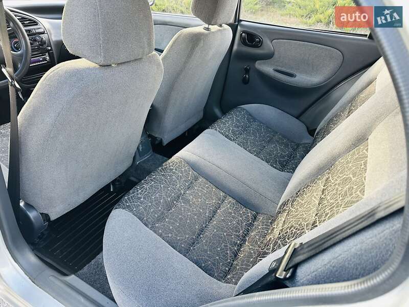 Седан Daewoo Lanos 2006 в Новомосковську