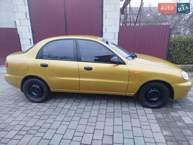Седан Daewoo Lanos 2002 в Львове