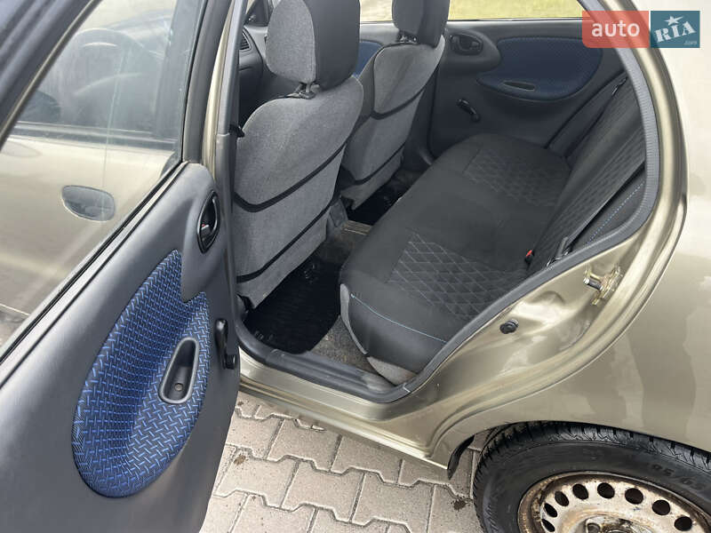 Седан Daewoo Lanos 2005 в Сумах