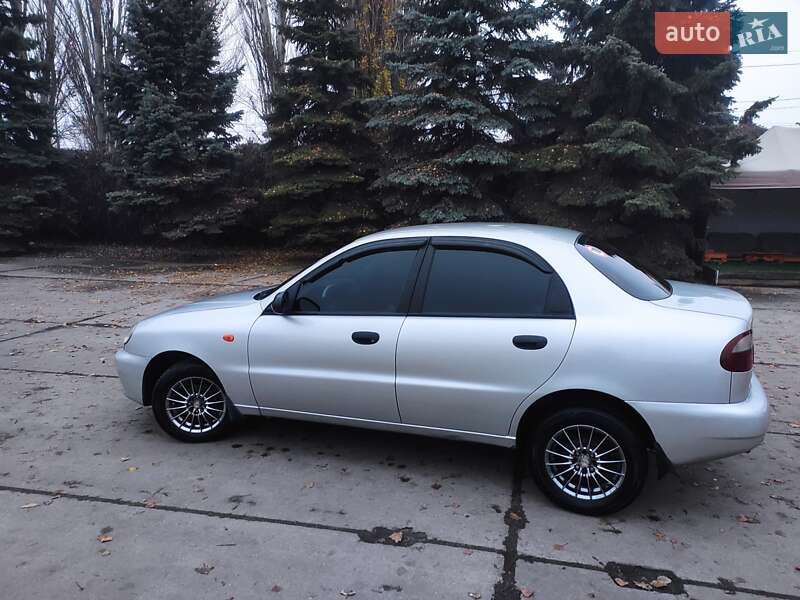 Седан Daewoo Lanos 2003 в Днепре