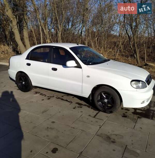 Седан Daewoo Lanos 2012 в Синельниково