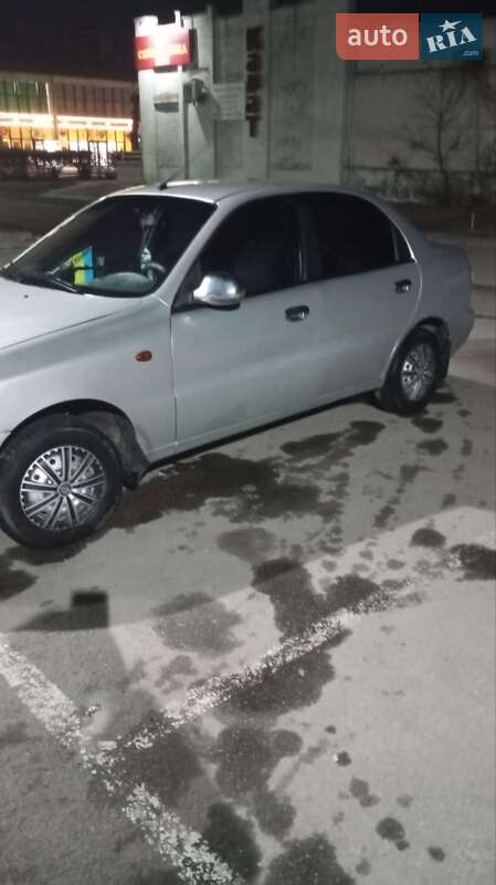 Седан Daewoo Lanos 2005 в Узине