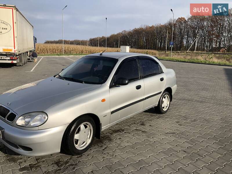 Седан Daewoo Lanos 2004 в Луцке