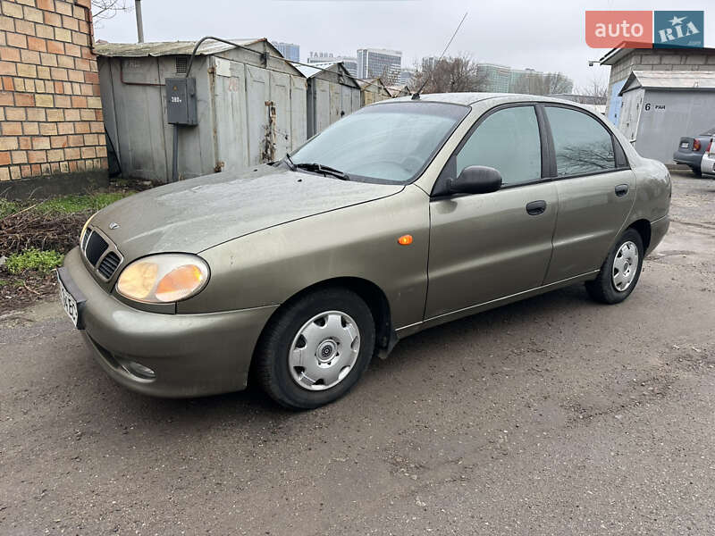 Седан Daewoo Lanos 2004 в Киеве