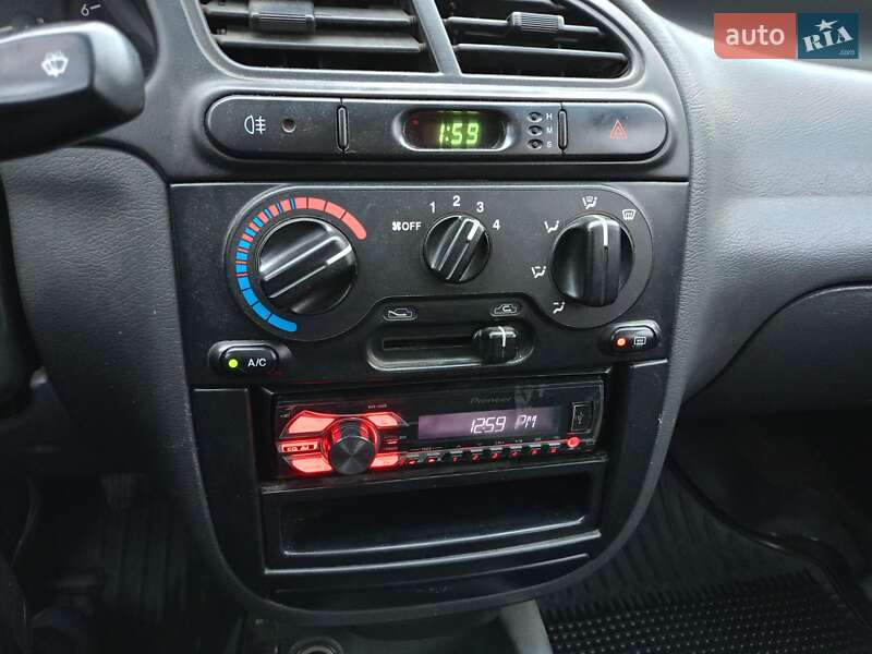Седан Daewoo Lanos 2004 в Києві