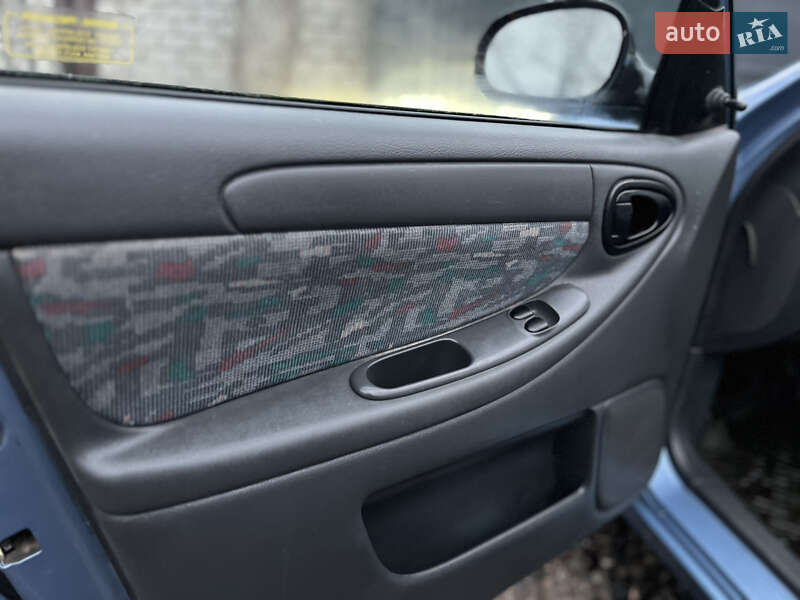 Седан Daewoo Lanos 2003 в Черкасах