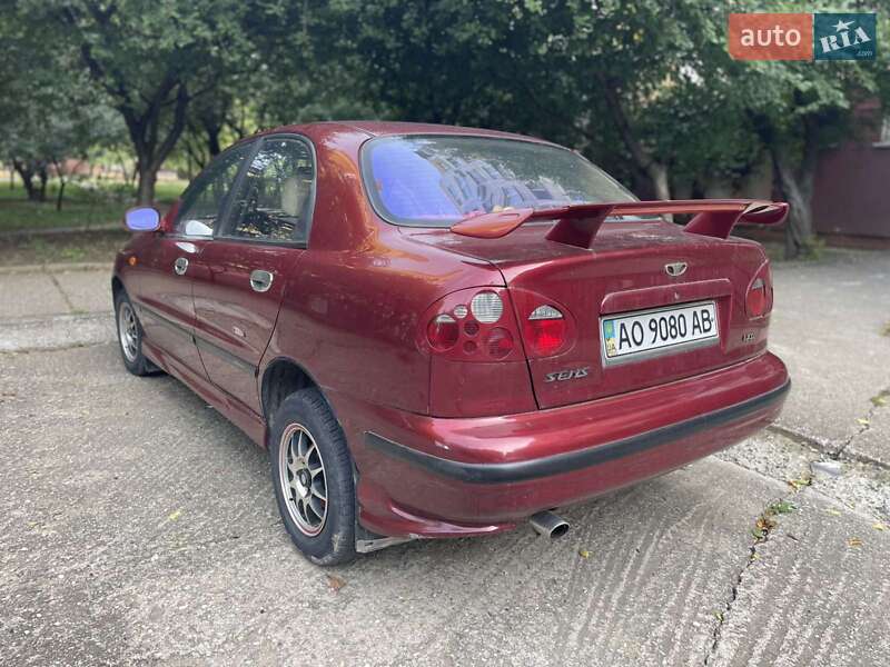 Седан Daewoo Lanos 2005 в Ужгороді