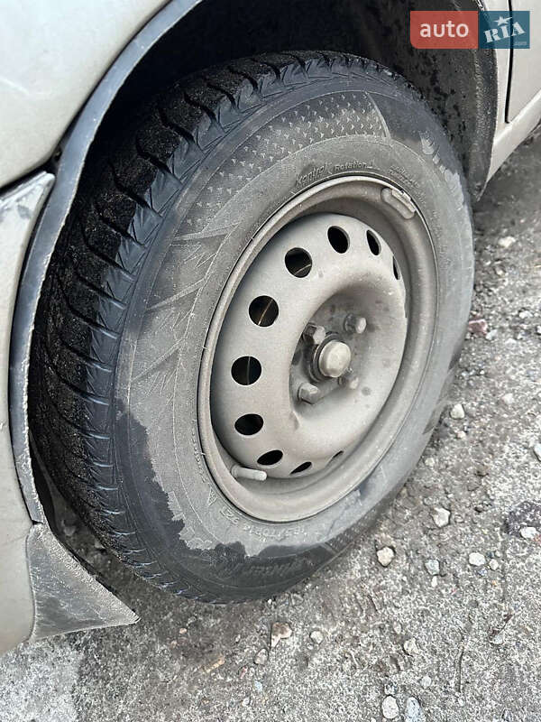 Седан Daewoo Lanos 2002 в Харькове