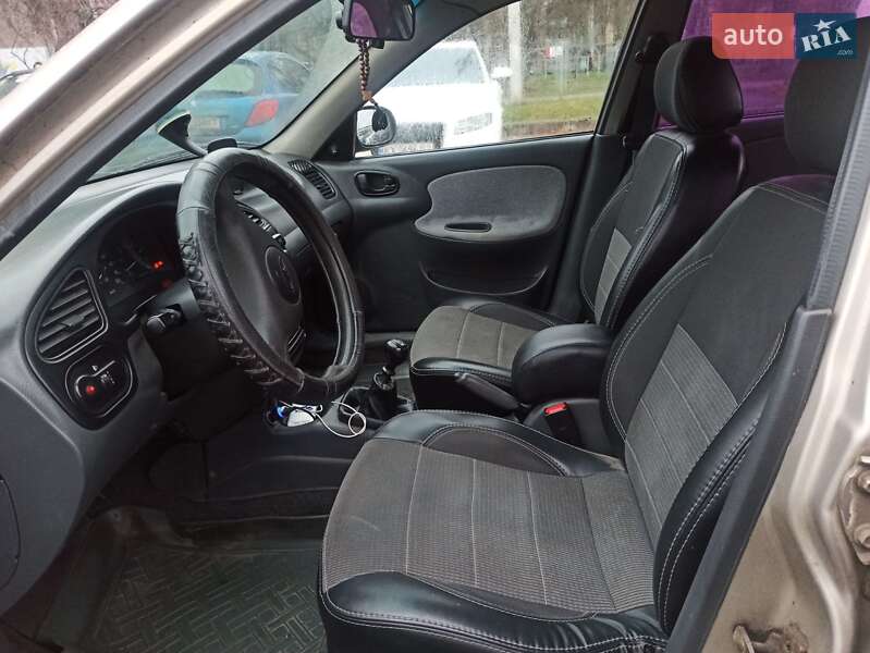 Седан Daewoo Lanos 2004 в Харькове