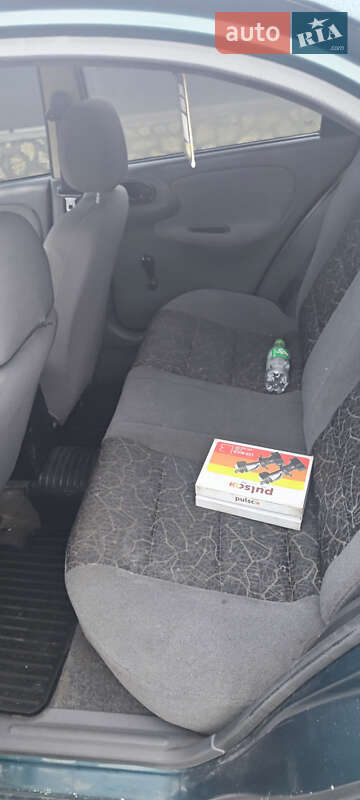 Седан Daewoo Lanos 2004 в Подволочиске