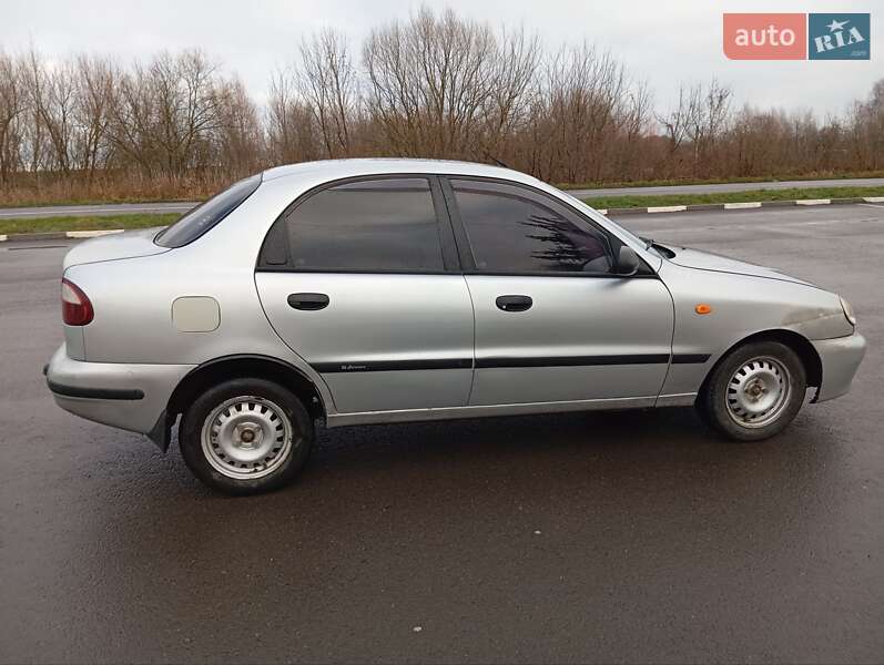 Седан Daewoo Lanos 2008 в Голобах