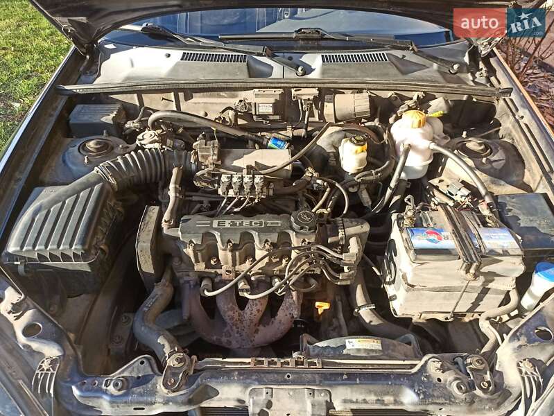 Седан Daewoo Lanos 2003 в Черкассах