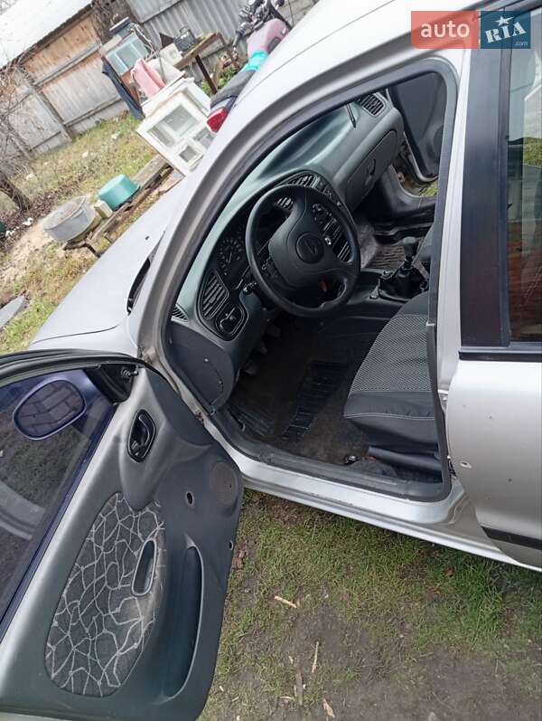 Седан Daewoo Lanos 2004 в Богодухове