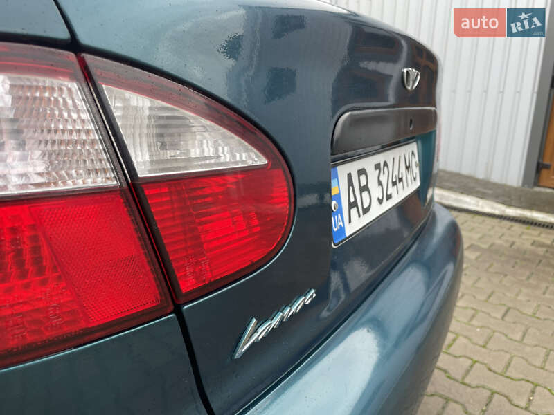 Седан Daewoo Lanos 2003 в Калиновке