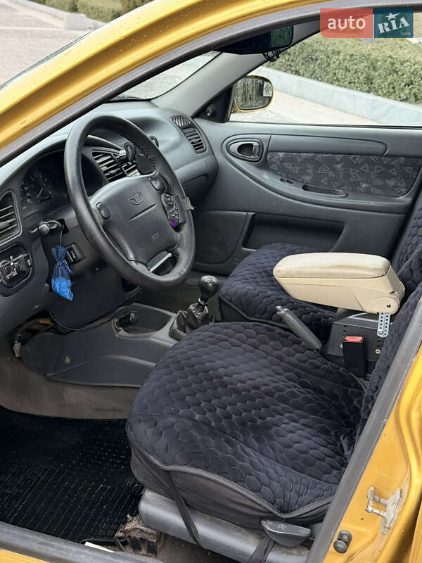 Седан Daewoo Lanos 2002 в Днепре