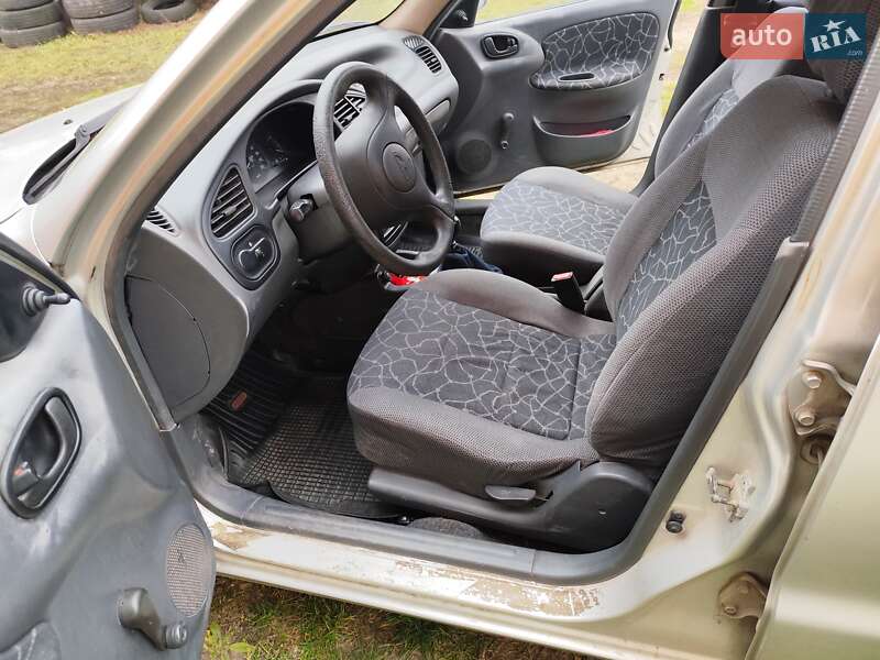 Седан Daewoo Lanos 2003 в Києві