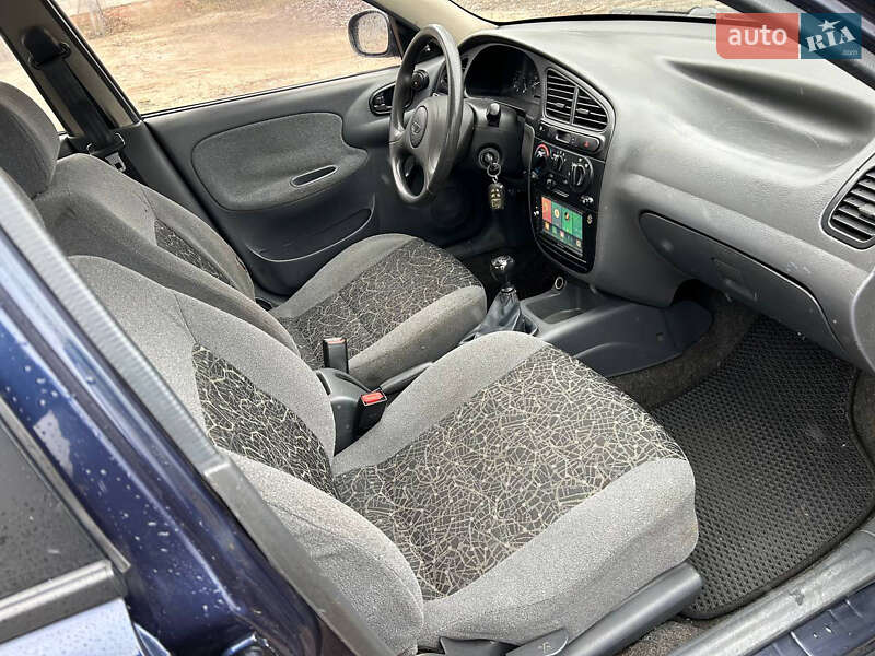 Седан Daewoo Lanos 2005 в Мене