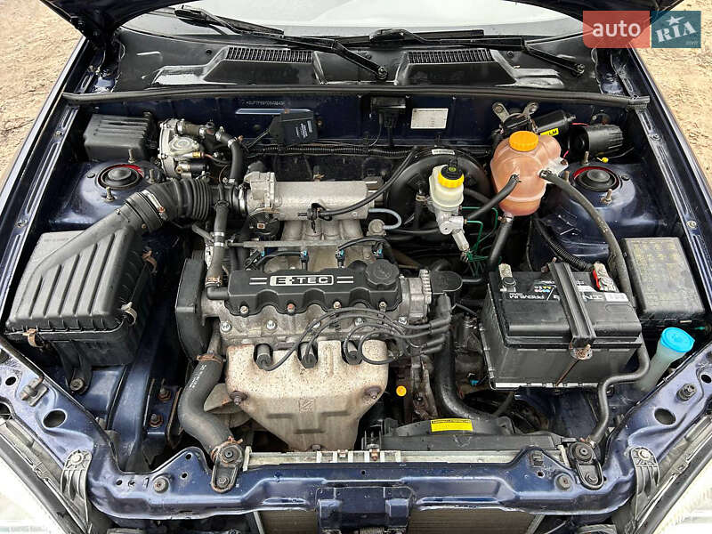 Седан Daewoo Lanos 2005 в Мене