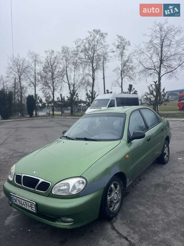 Седан Daewoo Lanos 2003 в Ровно