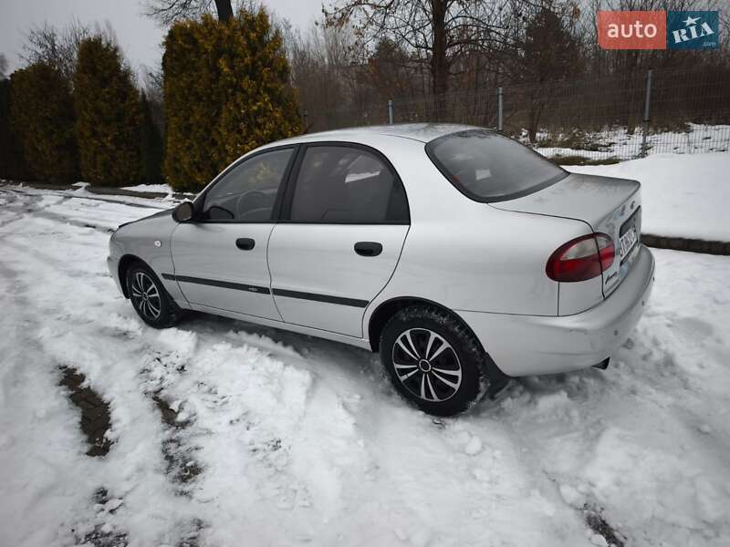 Седан Daewoo Lanos 2004 в Харькове