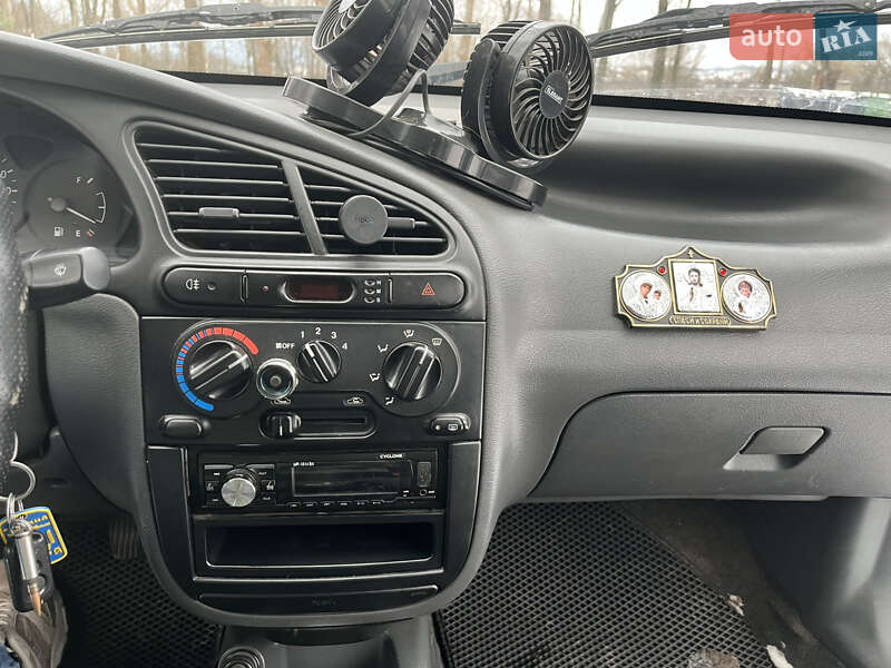 Седан Daewoo Lanos 2006 в Тростянці