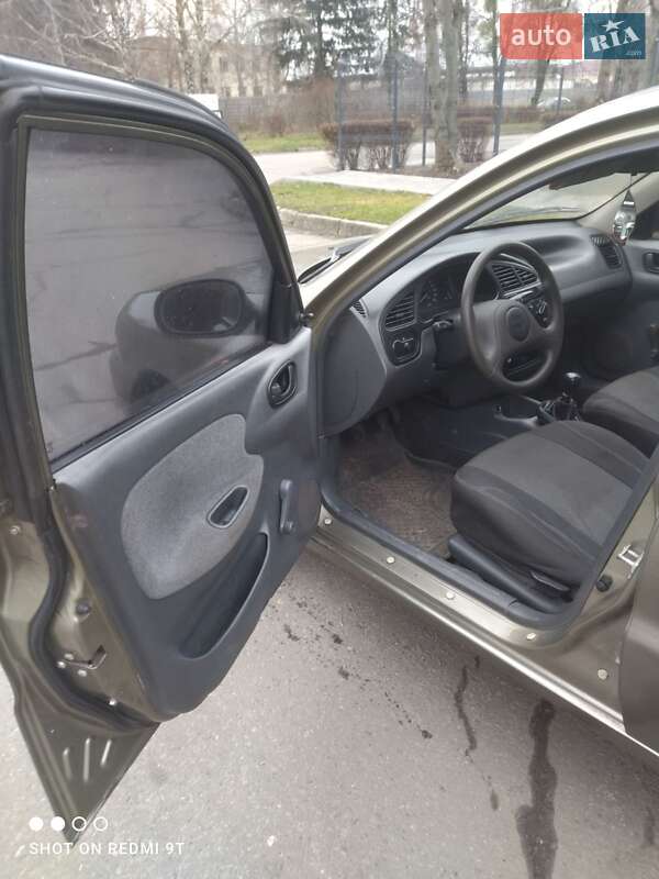 Седан Daewoo Lanos 2001 в Белой Церкви