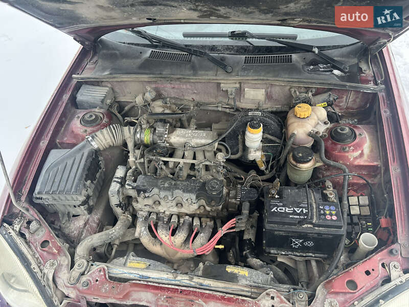 Седан Daewoo Lanos 2004 в Лановцах