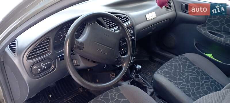 Седан Daewoo Lanos 2003 в Днепре