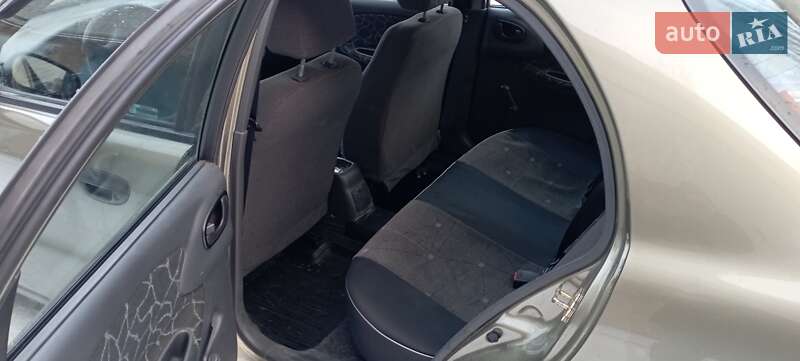 Седан Daewoo Lanos 2003 в Днепре