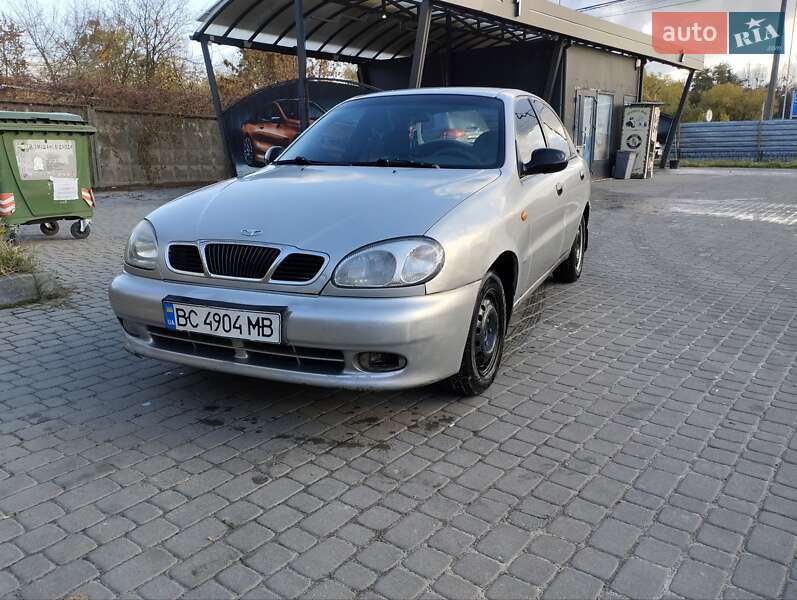 Седан Daewoo Lanos 1998 в Львове
