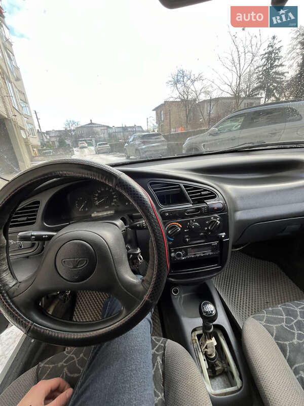 Седан Daewoo Lanos 2002 в Львове