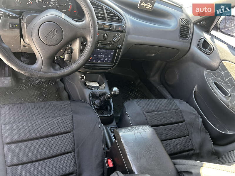 Седан Daewoo Lanos 2003 в Сумах