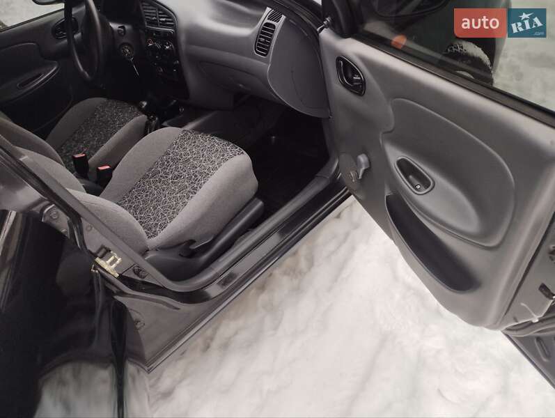 Седан Daewoo Lanos 2009 в Монастыриске