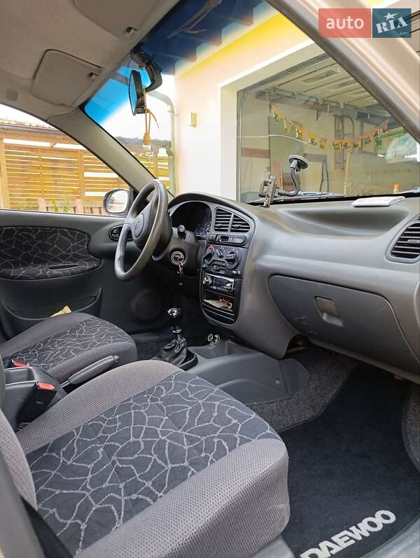 Седан Daewoo Lanos 2003 в Киеве