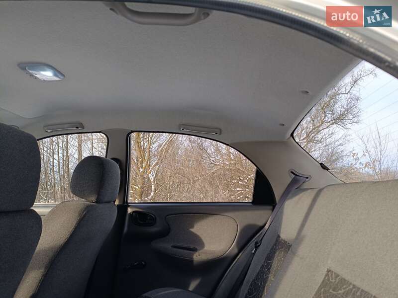 Седан Daewoo Lanos 2006 в Ромнах