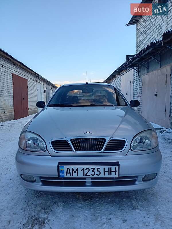 Седан Daewoo Lanos 2004 в Житомирі