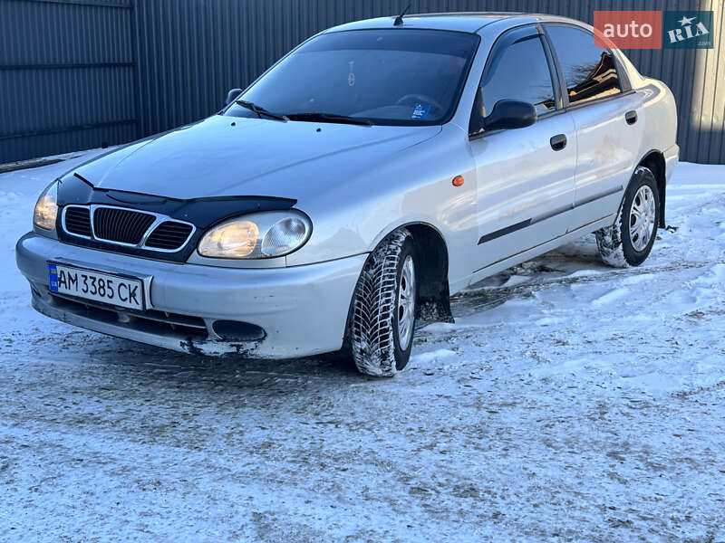 Седан Daewoo Lanos 2005 в Ровно