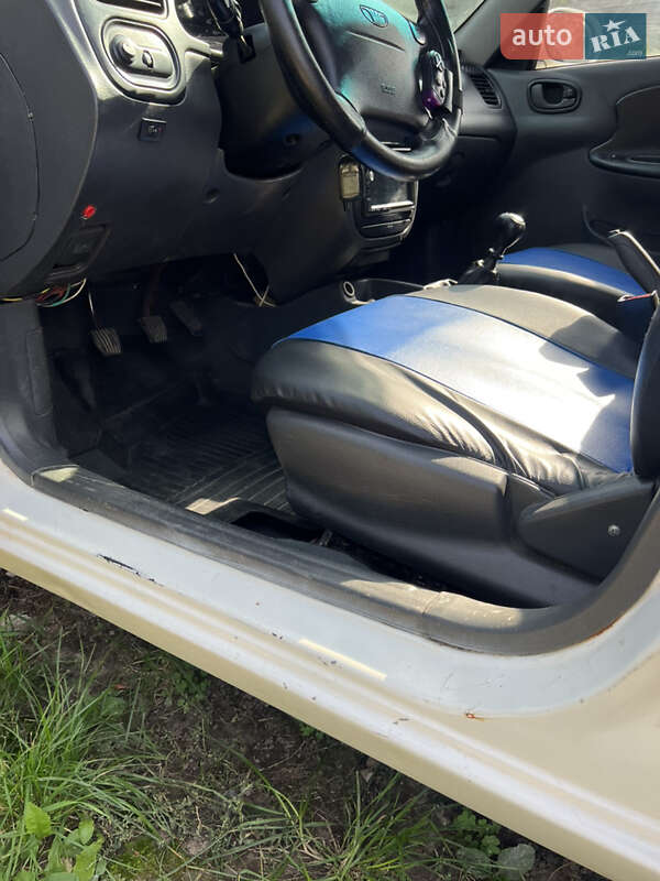 Седан Daewoo Lanos 1998 в Полтаві