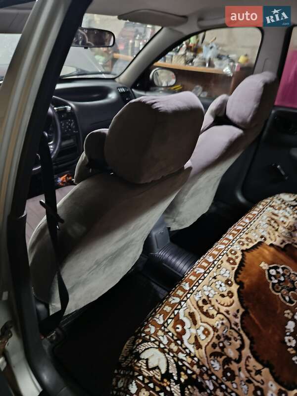 Седан Daewoo Lanos 2006 в Днепре