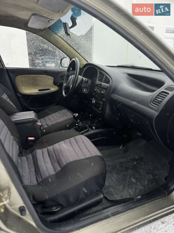 Седан Daewoo Lanos 2003 в Шостці