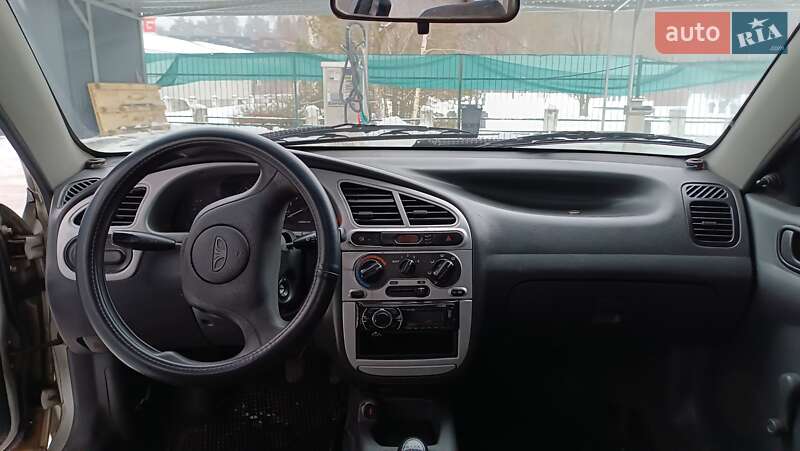Седан Daewoo Lanos 2002 в Житомире