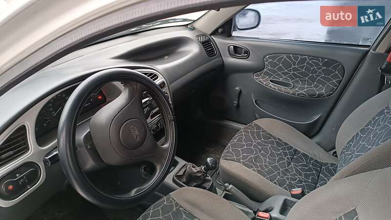 Седан Daewoo Lanos 2002 в Житомире