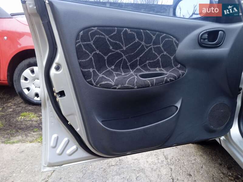 Седан Daewoo Lanos 2003 в Прилуках